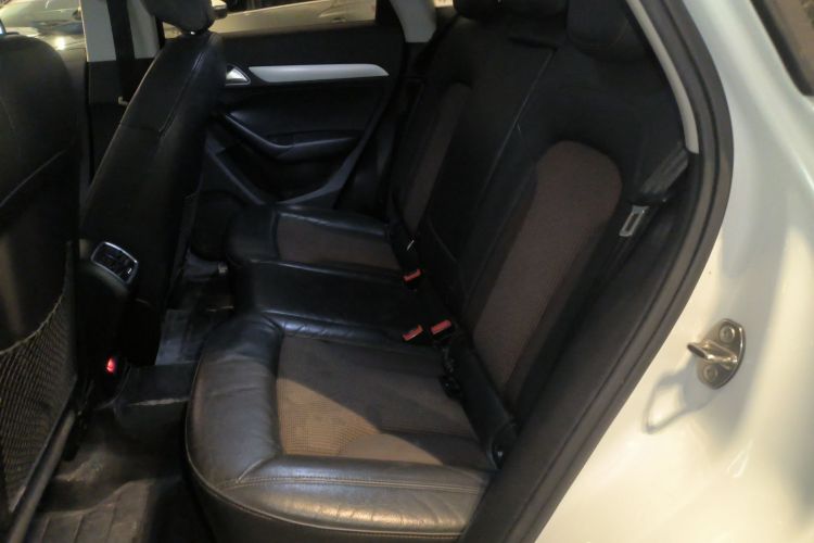 奥迪Q3 2018款 30周年年型 30 TFSI 时尚型中控内饰21