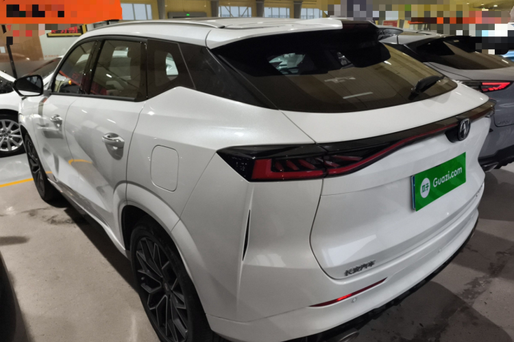 长安UNI-Z 2025款 1.5T 尊贵型车身外观4