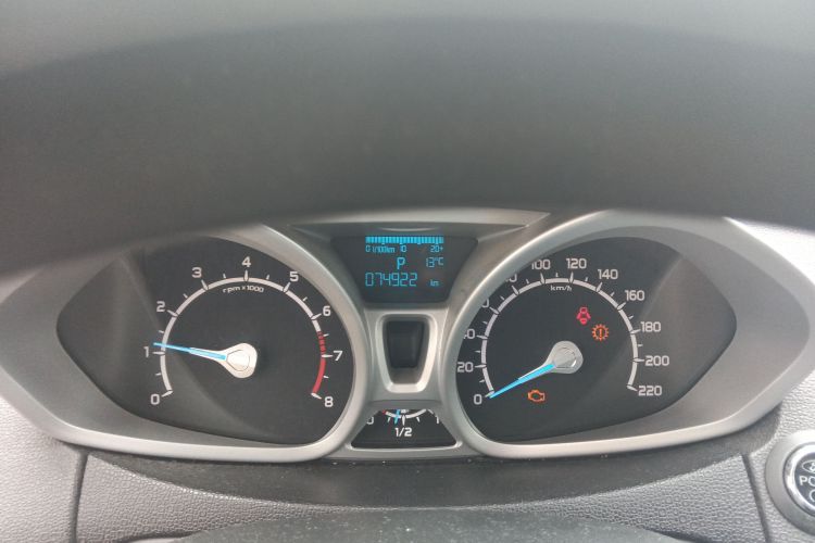 福特 翼搏 2013款 1.5L 自动尊贵型中控内饰15