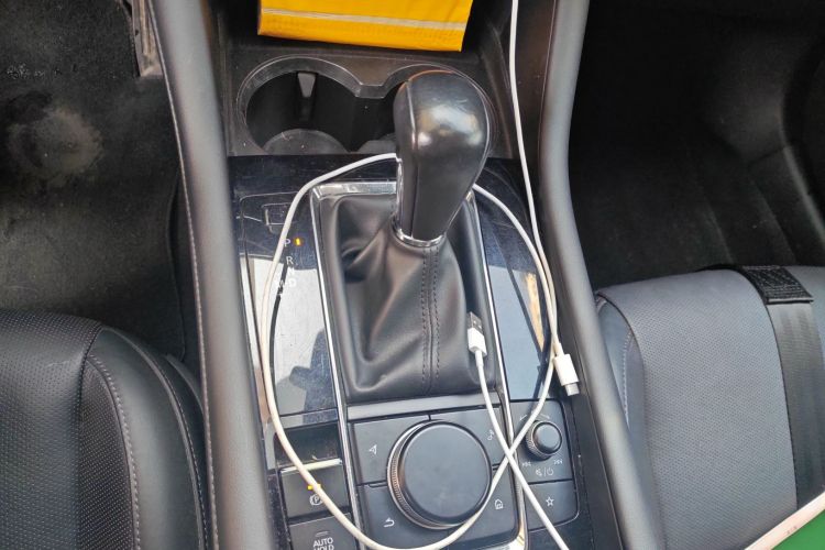 马自达3 昂克赛拉 2020款 2.0L 自动质雅版中控内饰18