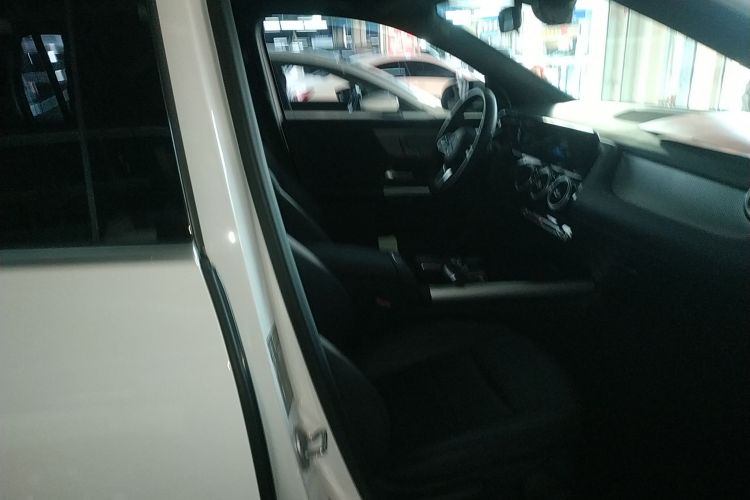 奔驰GLA 2023款 改款 GLA 200局部细节41