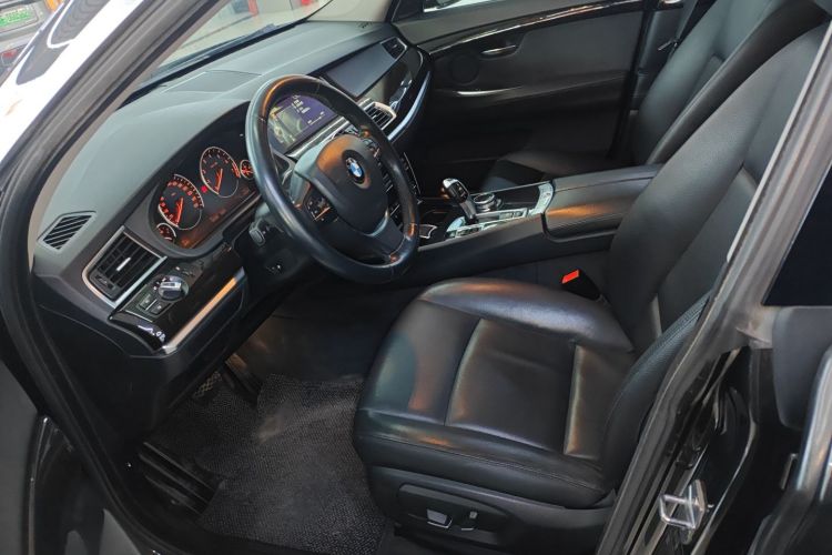 宝马5系GT 2014款 535i 领先型中控内饰19