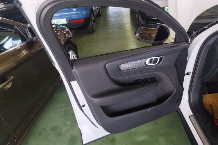 沃尔沃XC40新能源 2021款 P8 纯电 四驱智雅运动版中控内饰7007