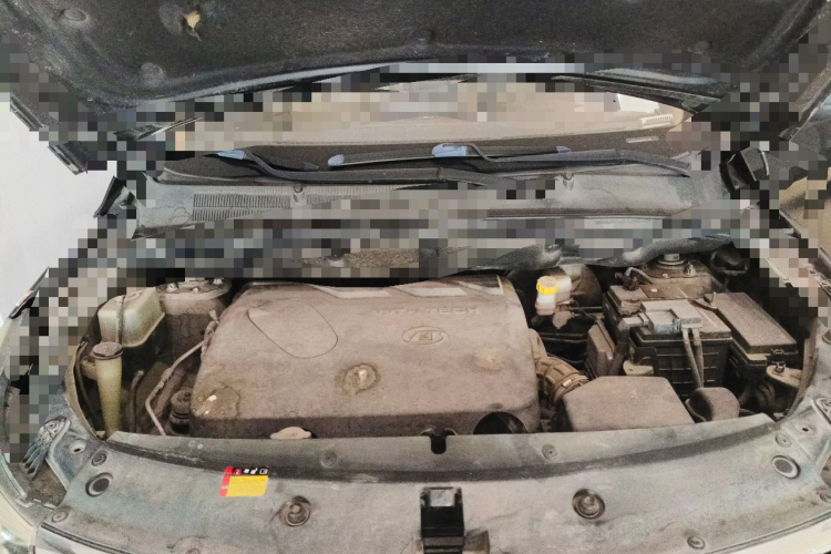 宝骏730 2017款 1.8L iAMT豪华型 7座机舱底盘24