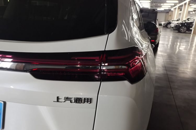 别克 2025款 昂科威Plus 28T 两驱白金版车身外观9