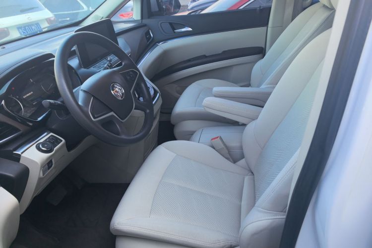 别克GL8 2023款 陆上公务舱 舒适型中控内饰19