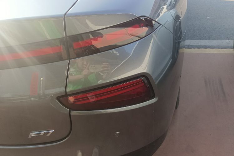 小鹏P7 2020款 670E车身外观9