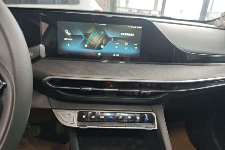 长安 逸动 2024款 PLUS 蓝鲸NE 1.4T GDI DCT高能版中控内饰16