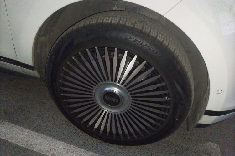 路虎 揽胜极光 2020款 249PS R-DYNAMIC SE 运动科技版车身外观6002