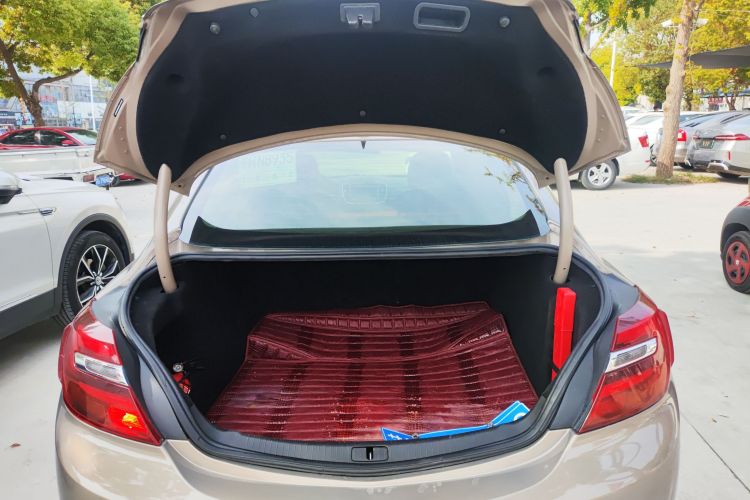 别克 君威 2015款 1.6T 精英技术型局部细节23