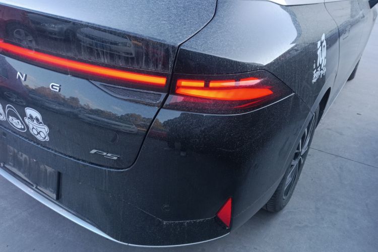 小鹏P5 2021款 460G+车身外观9