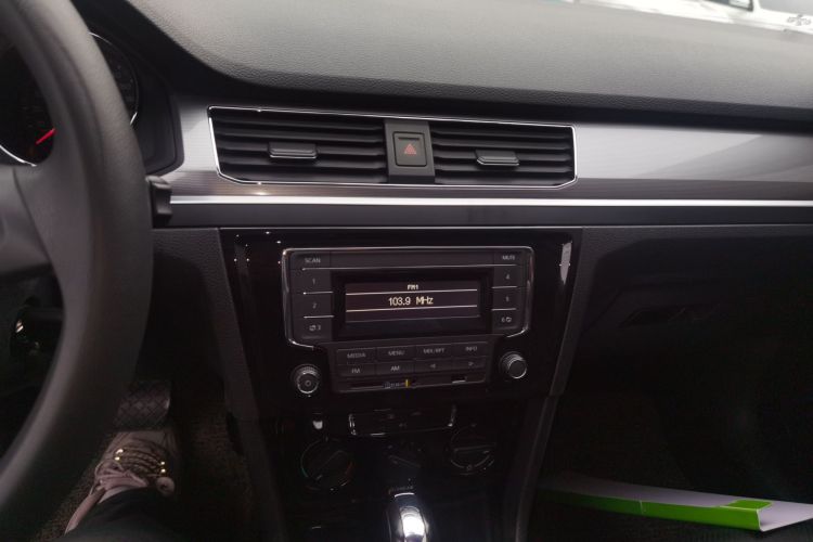 大众 2019款 改款 宝来·传奇 1.5L 自动时尚型 国VI中控内饰16