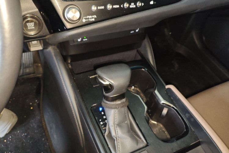 雷克萨斯ES 2023款 200 卓越版中控内饰18