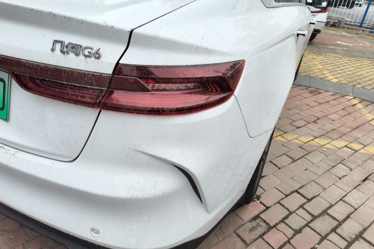 吉利几何G6 2022款 480 新享型车身外观9