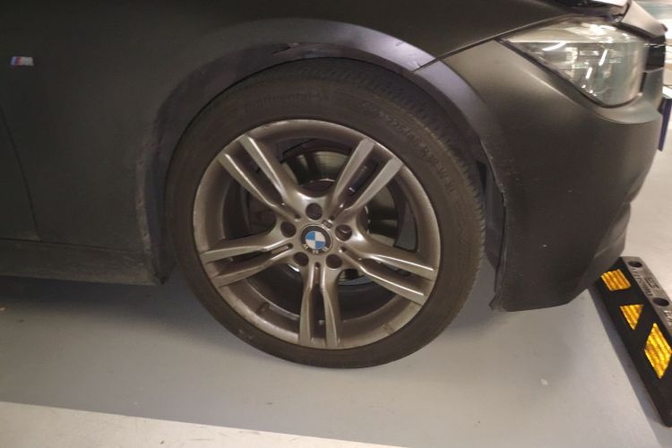 宝马3系 2018款 320i M运动曜夜版车身外观6007