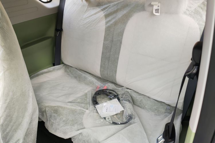 吉利银河 2025款 210km 熊猫骑士中控内饰21