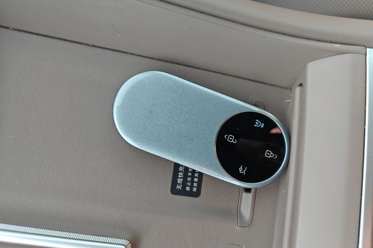 鸿蒙智行 智界R7 2025款 增程 251km Max中控内饰11