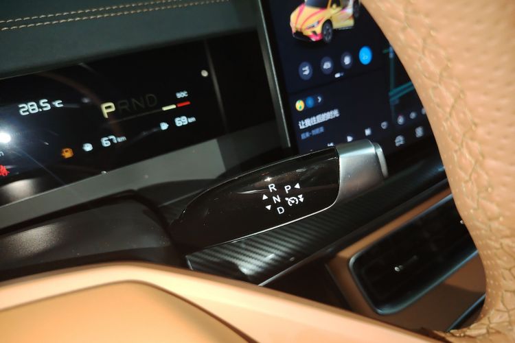 哪吒汽车 哪吒L 2024款 增程 220 闪充版局部细节18