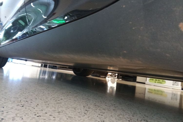 特斯拉 Model Y 2022款 Performance高性能全轮驱动版局部细节9002