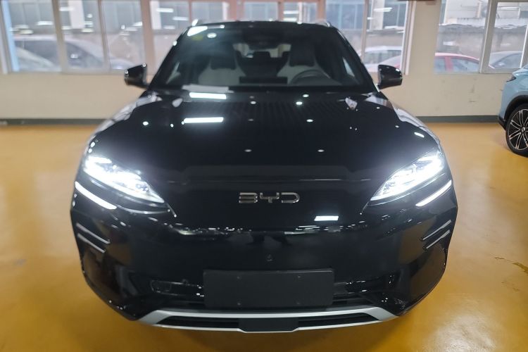 比亚迪 宋PLUS新能源 2025款 EV 智驾版 520km 尊贵型车身外观2