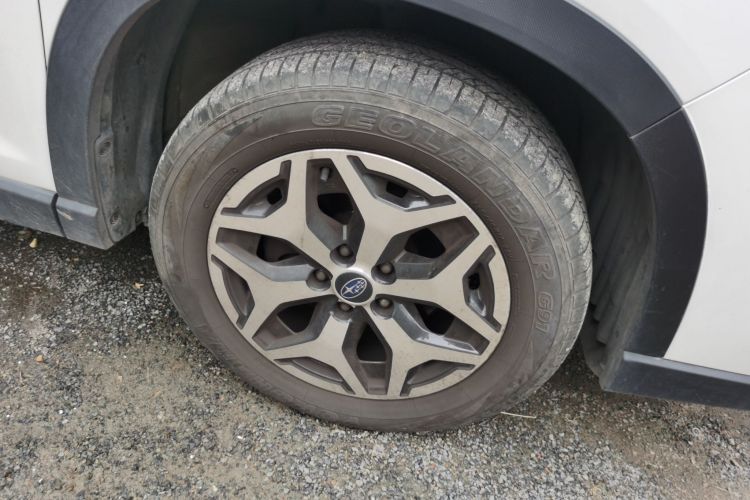 斯巴鲁 森林人 2021款 2.0i 豪华版车身外观10