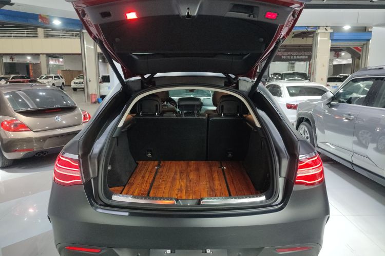 奔驰GLE轿跑 2017款 GLE 320 4MATIC 轿跑SUV机舱底盘23