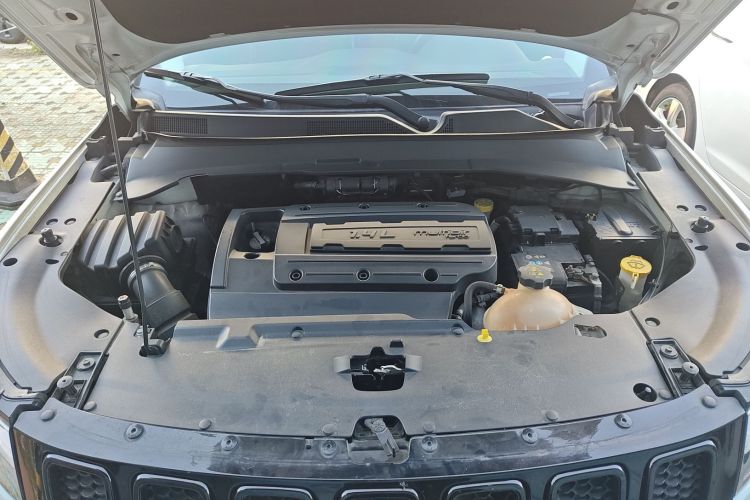 Jeep 指南者 2017款 200T 自动臻享版机舱底盘24