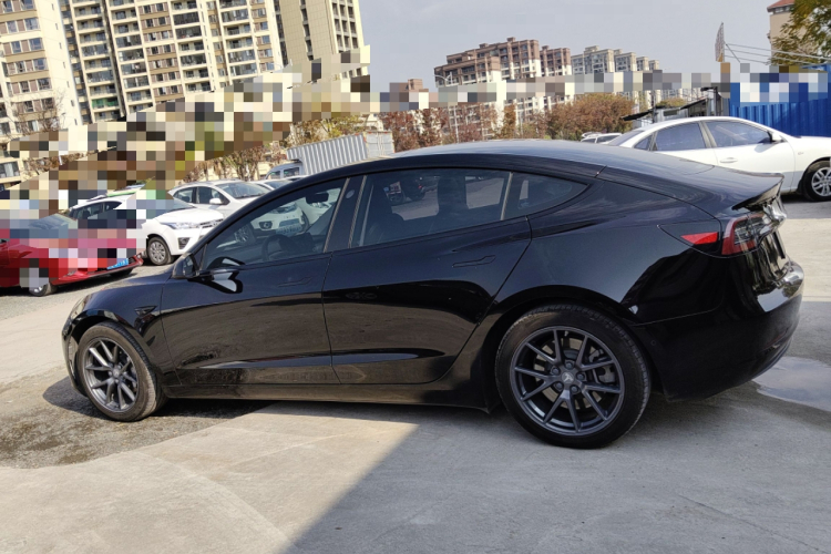 特斯拉 Model 3 2021款 标准续航后驱升级版车身外观4
