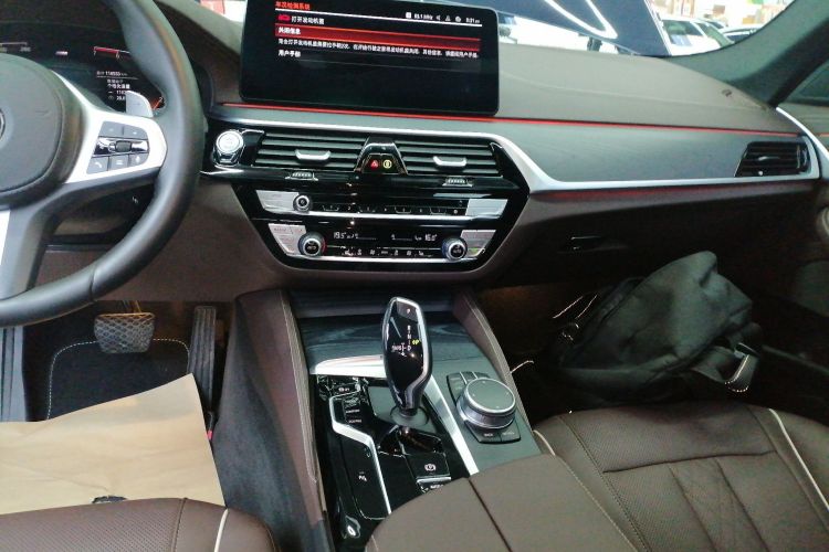 宝马5系 2021款 530Li xDrive M运动套装中控内饰16