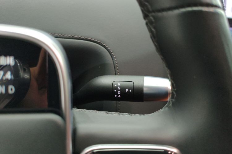 理想汽车 理想L9 2022款 Max中控内饰18