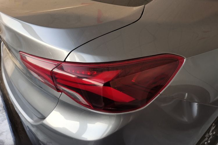 雪佛兰 科沃兹 2020款 Redline 325T 自动欣尚版 国VI车身外观9