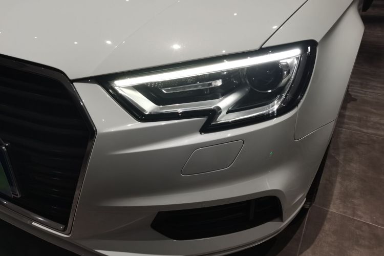 奥迪A3 2018款 30周年年型 Limousine 35 TFSI 进取型局部细节36