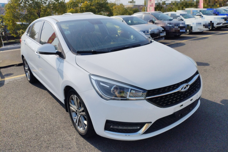 奇瑞 艾瑞泽5 2017款 1.5L 手动豪华版车身外观3