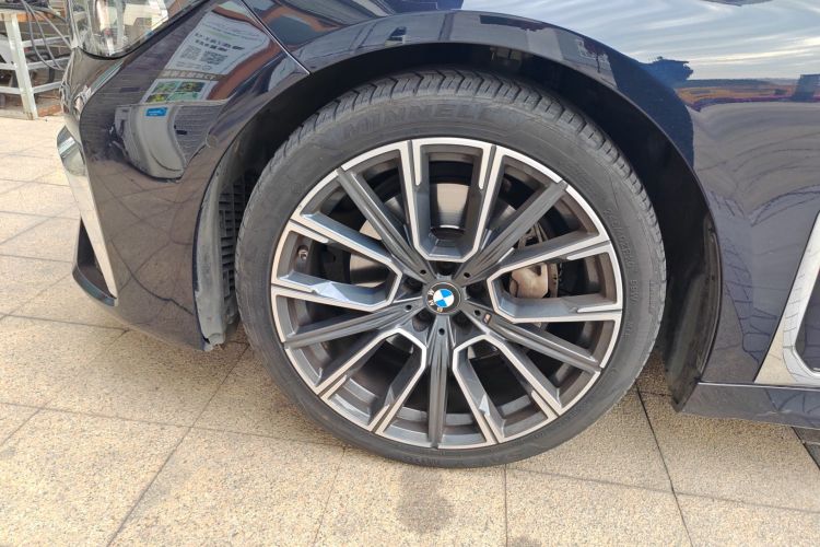 宝马7系 2021款 740Li 领先型 M运动套装车身外观6001