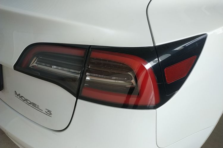 特斯拉 Model 3 2020款 改款 长续航后轮驱动版车身外观9