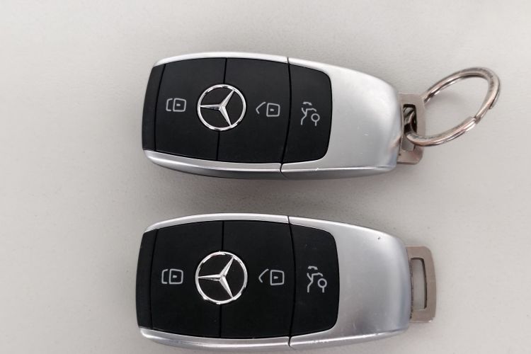 奔驰C级 2020款 改款 C 200 L 时尚型运动版中控内饰11