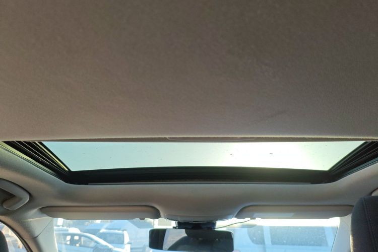 丰田 卡罗拉 2019款 双擎 1.8L E-CVT GL-i精英版中控内饰22