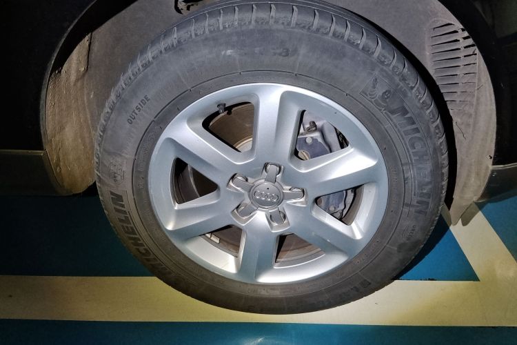 奥迪Q7 2014款 35 TFSI 进取型车身外观10