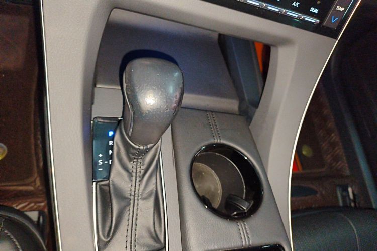 丰田 亚洲龙 2019款 双擎 2.5L 豪华版 国VI局部细节18