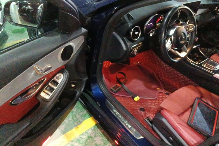 奔驰C级 2019款 C 260 运动版中控内饰20