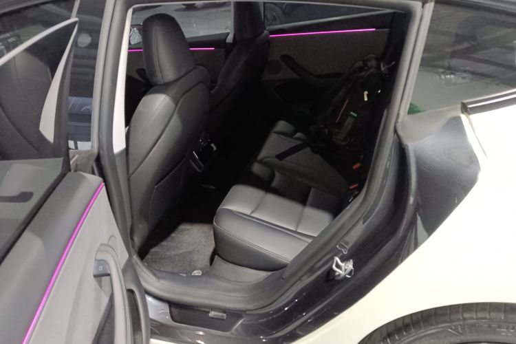 特斯拉 Model 3 2025款 后轮驱动版中控内饰21