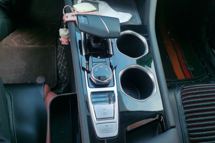 长安 逸动 2023款 畅享版 PLUS 蓝鲸NE 1.4T GDI DCT尊贵版中控内饰18