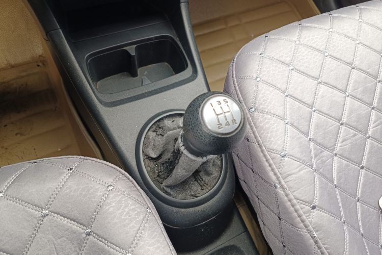 铃木 奥拓 2013款 1.0L 手动豪华型中控内饰18