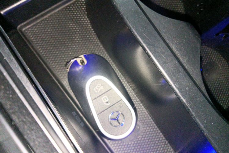 奔驰C级 2023款 改款二 C 260 L 运动版中控内饰11