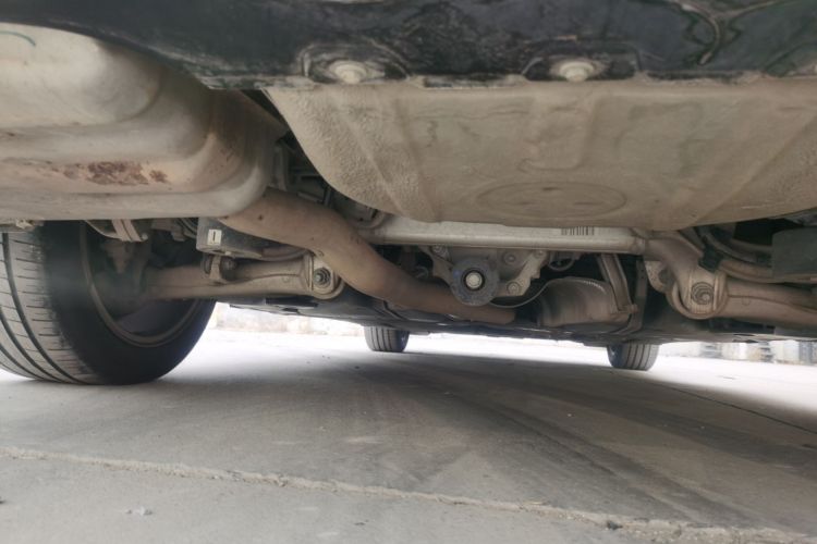 宝马5系 2014款 525Li 豪华设计套装局部细节9009