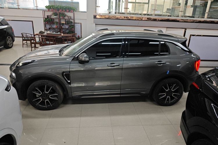 领克01 2021款 2.0TD 两驱型Pro车身外观4