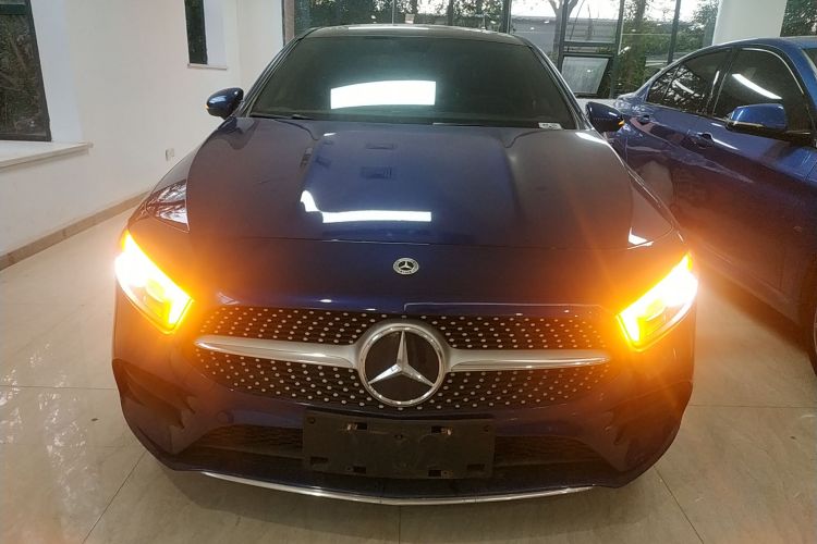 奔驰A级 2022款 A 200 L 运动轿车动感型车身外观2