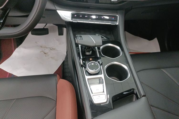 长安 逸动 2023款 畅享版 PLUS 蓝鲸NE 1.4T GDI DCT尊贵版中控内饰18