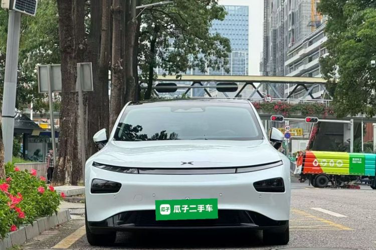 小鹏P7 2021款 480E车身外观2