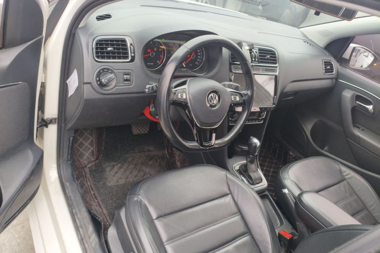 大众 Polo 2014款 1.6L 自动豪华版中控内饰7002